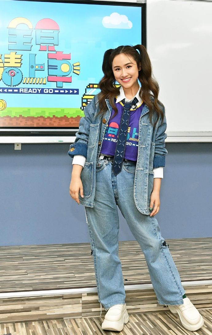 全员请上车 海报