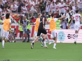 德甲联赛 荷尔斯泰因基尔VS弗赖堡 20250510 海报