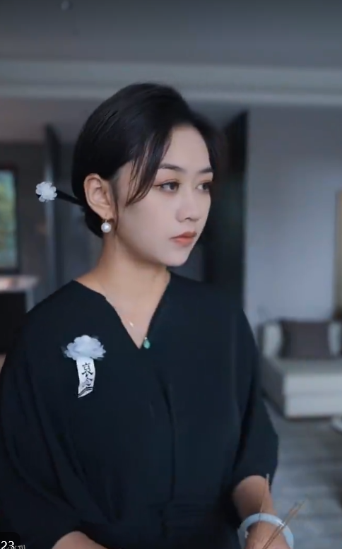 纯情苏老师休想逃 海报