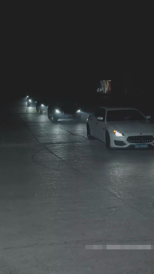 隐龙之我在都市卖烧烤 海报