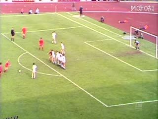 德甲联赛 奥格斯堡VS沃尔夫斯堡 20251004 海报