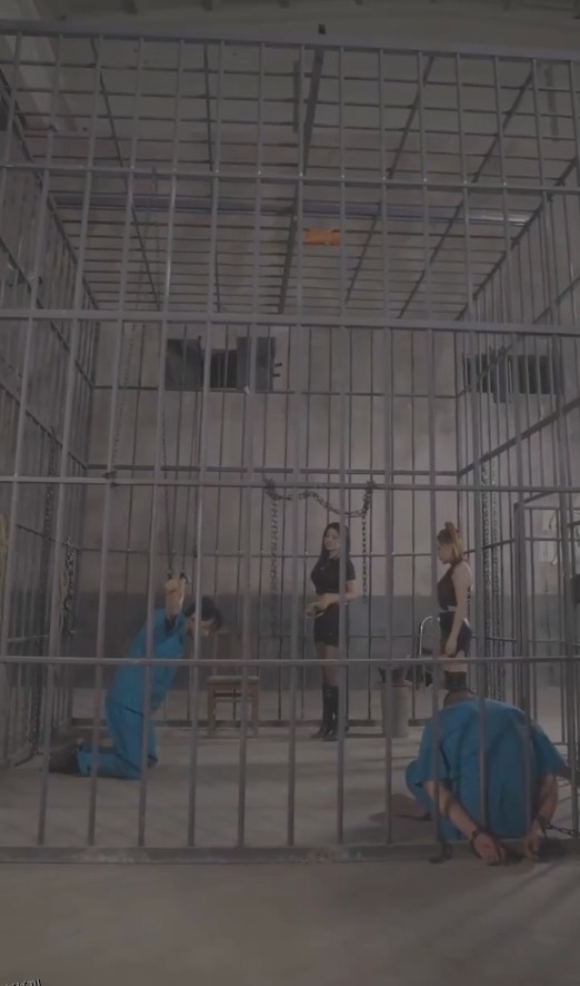 开局被骗后我把恶人都噶了 海报