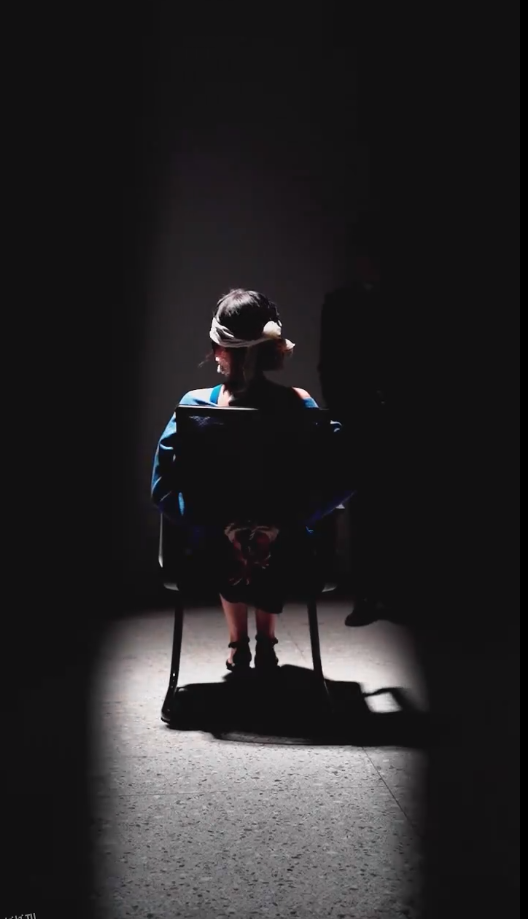 许她一世繁华 海报