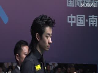 2025斯诺克国际锦标赛8进4 吴宜泽6-0巴里·霍金斯（朱峰立） 20251106 海报