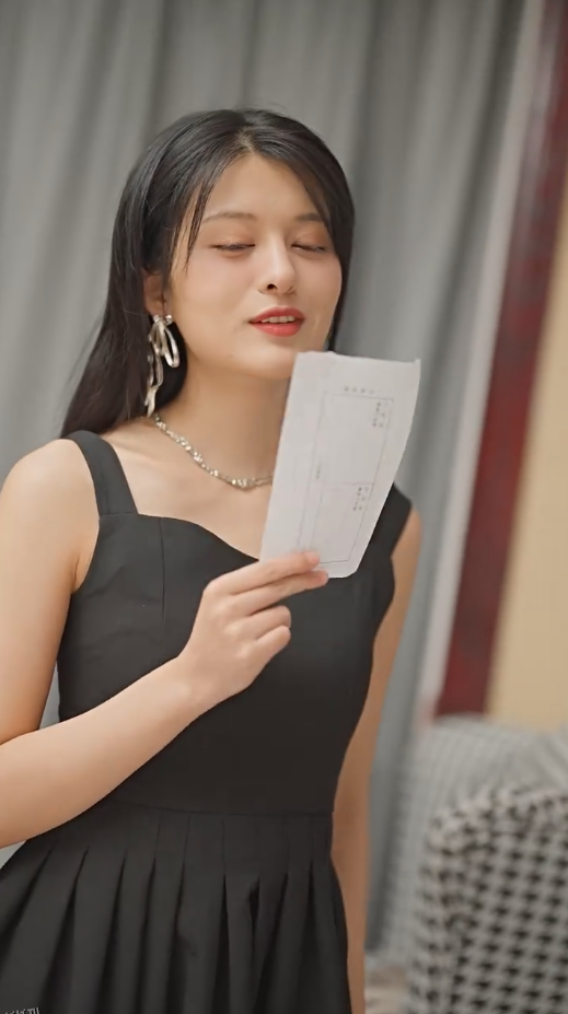 新：离婚后，我被前夫舅舅宠坏了 海报