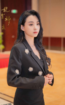 龙霄神主第三部 海报