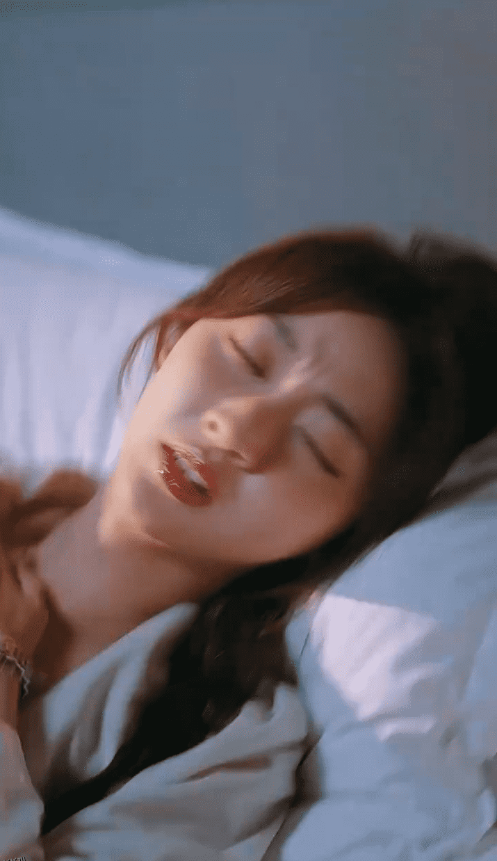 稚子牵父衣 海报