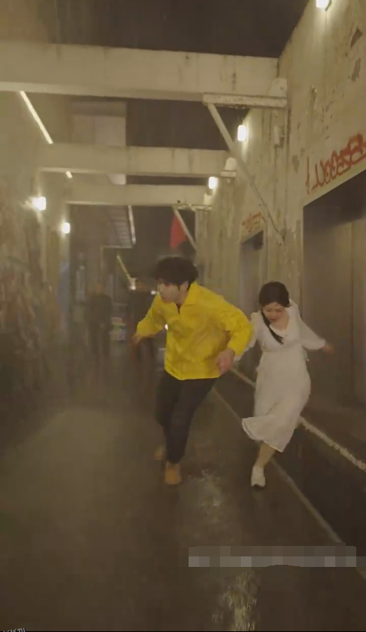 啥基因啊，三胞胎都是大佬 海报