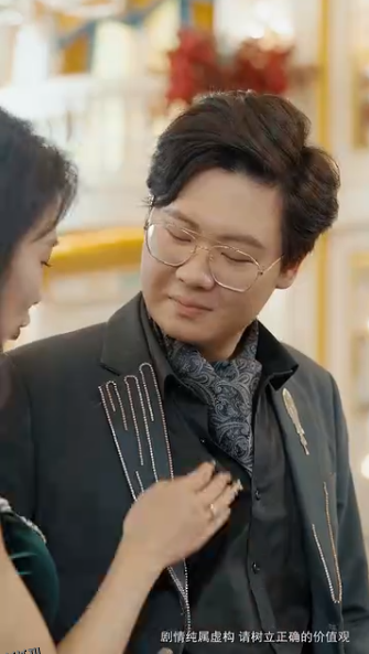 倾城娇妻人如玉，保安少爷世无双 海报