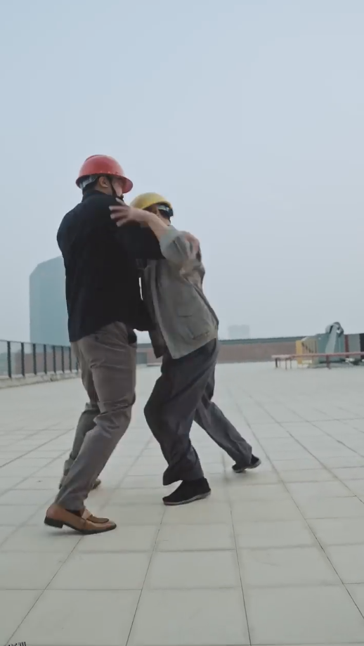 以爱为名 短剧版 海报