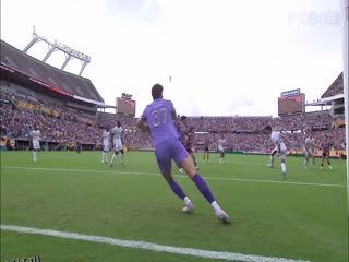 世俱杯四分之一决赛 弗卢米嫩塞VS利雅得新月 20250705 海报